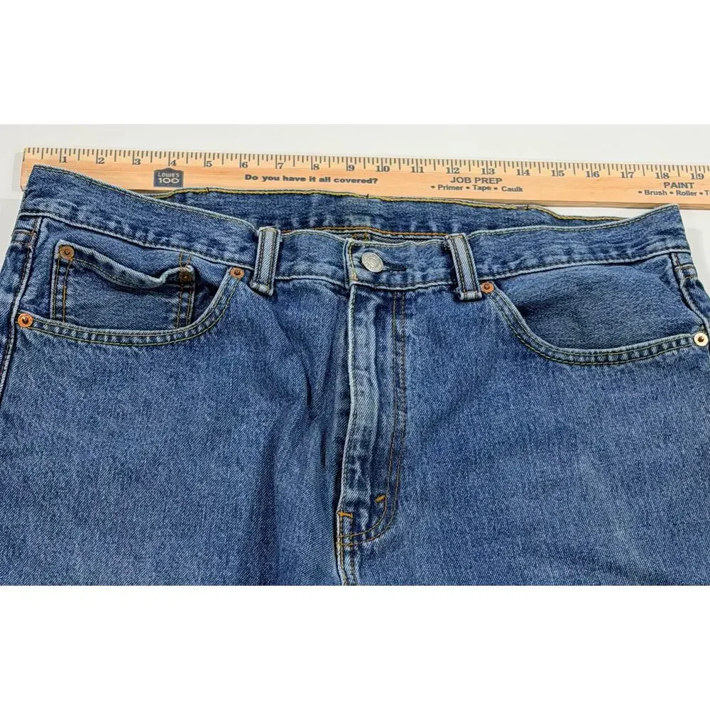 Levi's 505 Jeans Men's 38x30 Reg Fit Straight Leg Medium Wash Blue 100%‎ Cotton